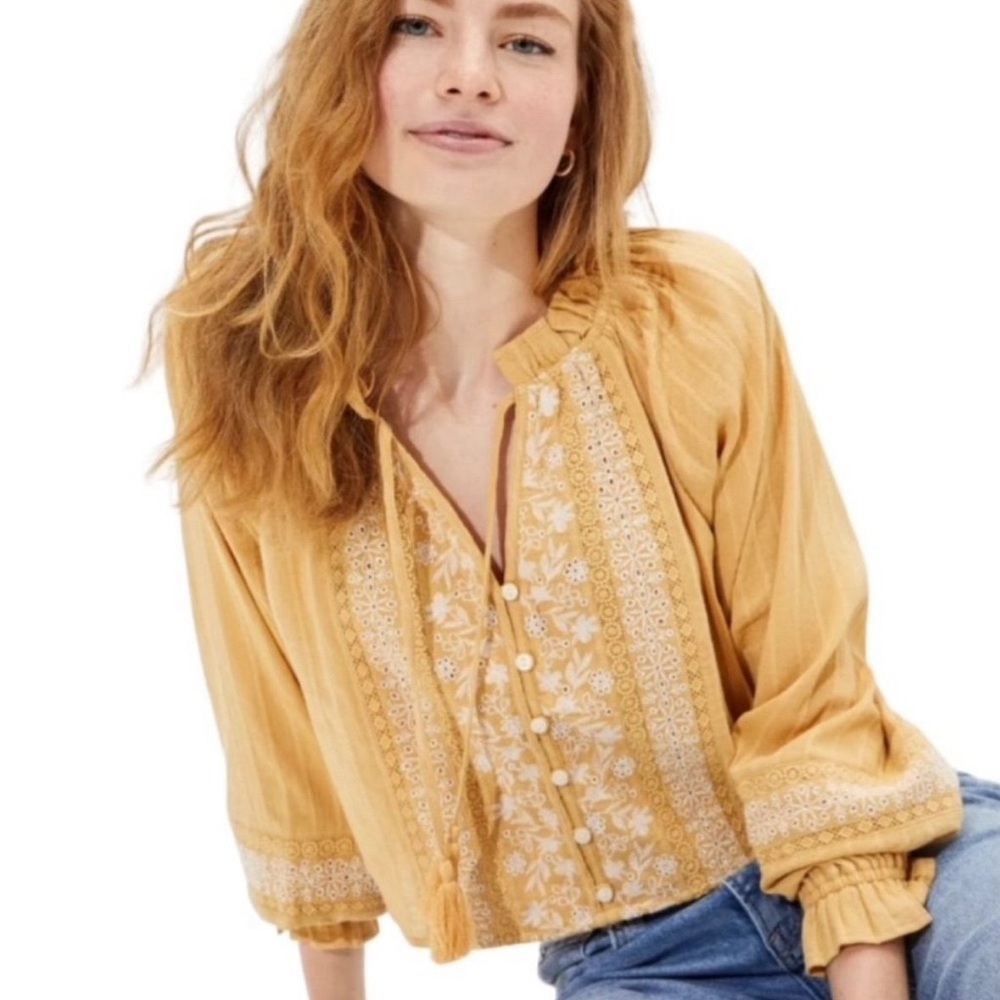 American Eagle Mustard Yellow Embroidered Crop Size Small